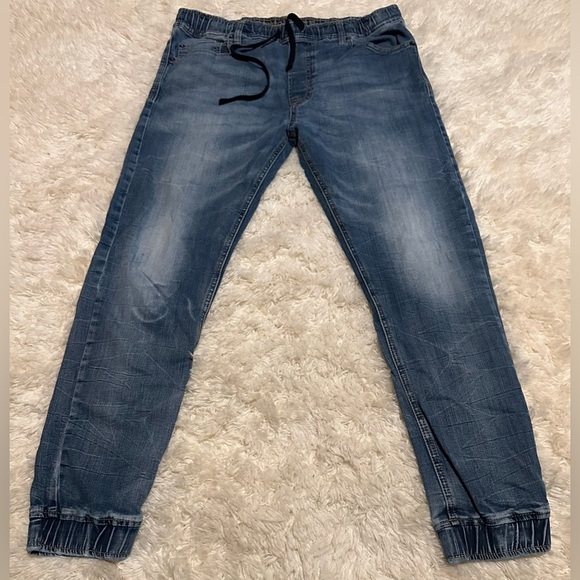 American Eagle Outfitters Women’s Size Medium Active Flex Denim Blue Jeans EUC - Picture 1 of 9